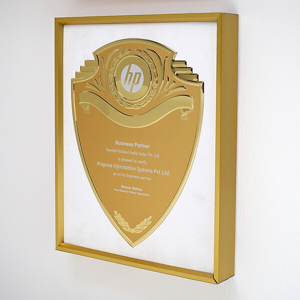 HP CUSTOM CUTOUT TROPHY